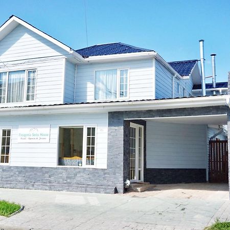 Patagonia Swiss House Hotel Puerto Natales Exterior photo
