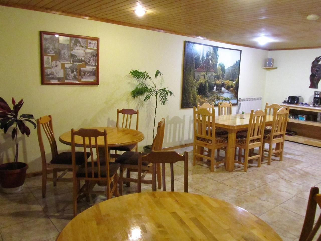 Patagonia Swiss House Hotel Puerto Natales Exterior photo