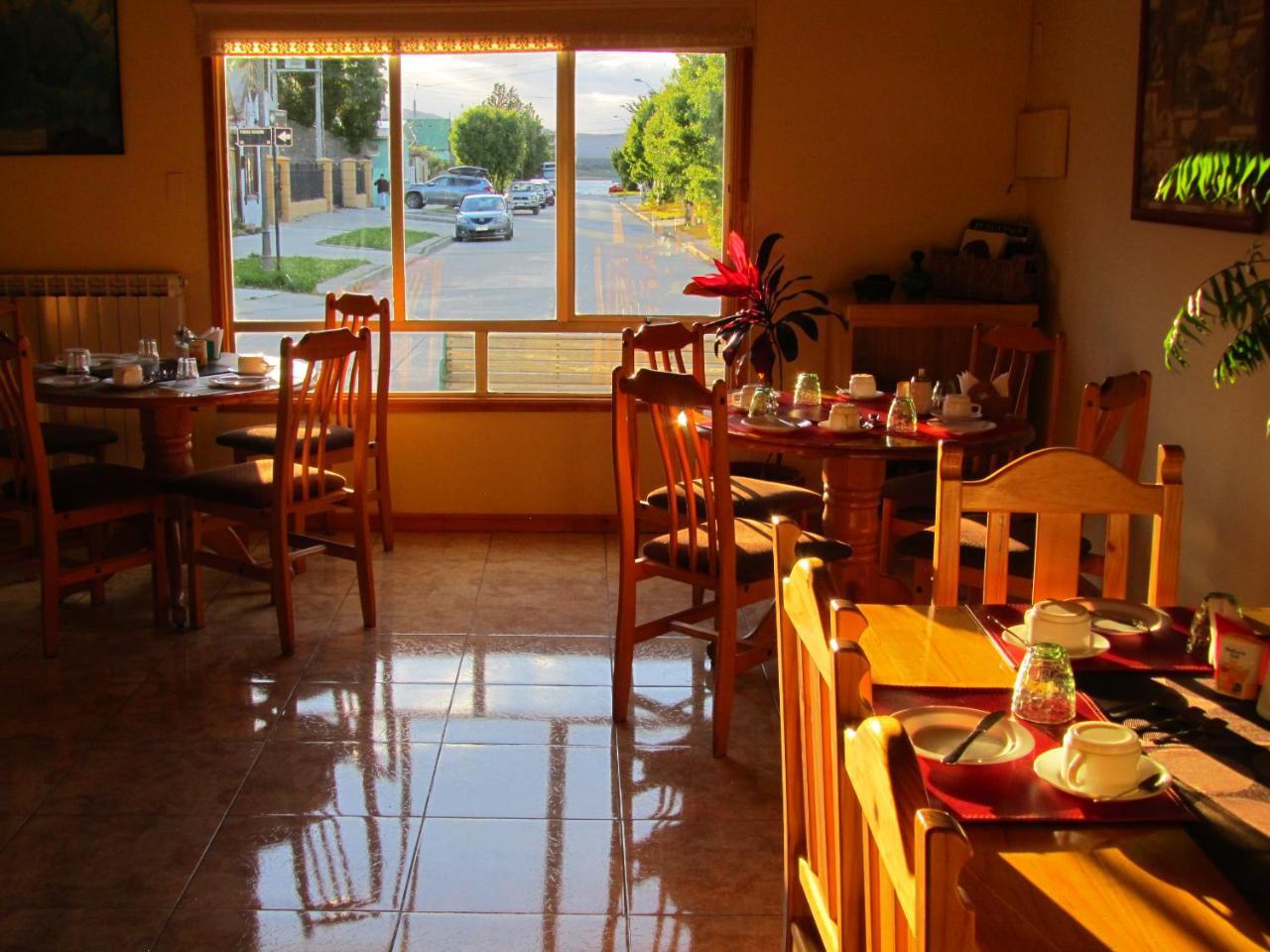 Patagonia Swiss House Hotel Puerto Natales Exterior photo